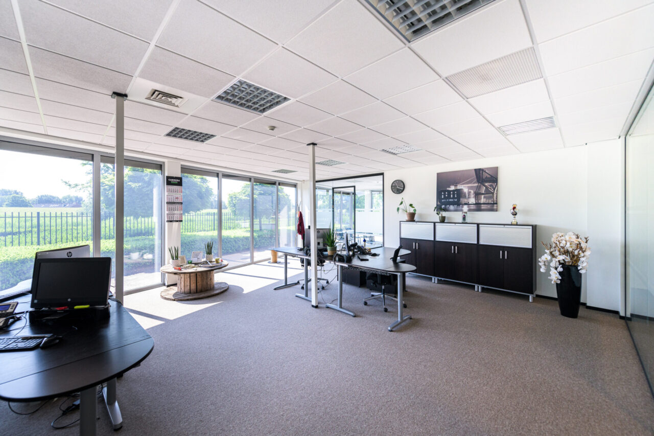 design and build kantoor inrichting debazis