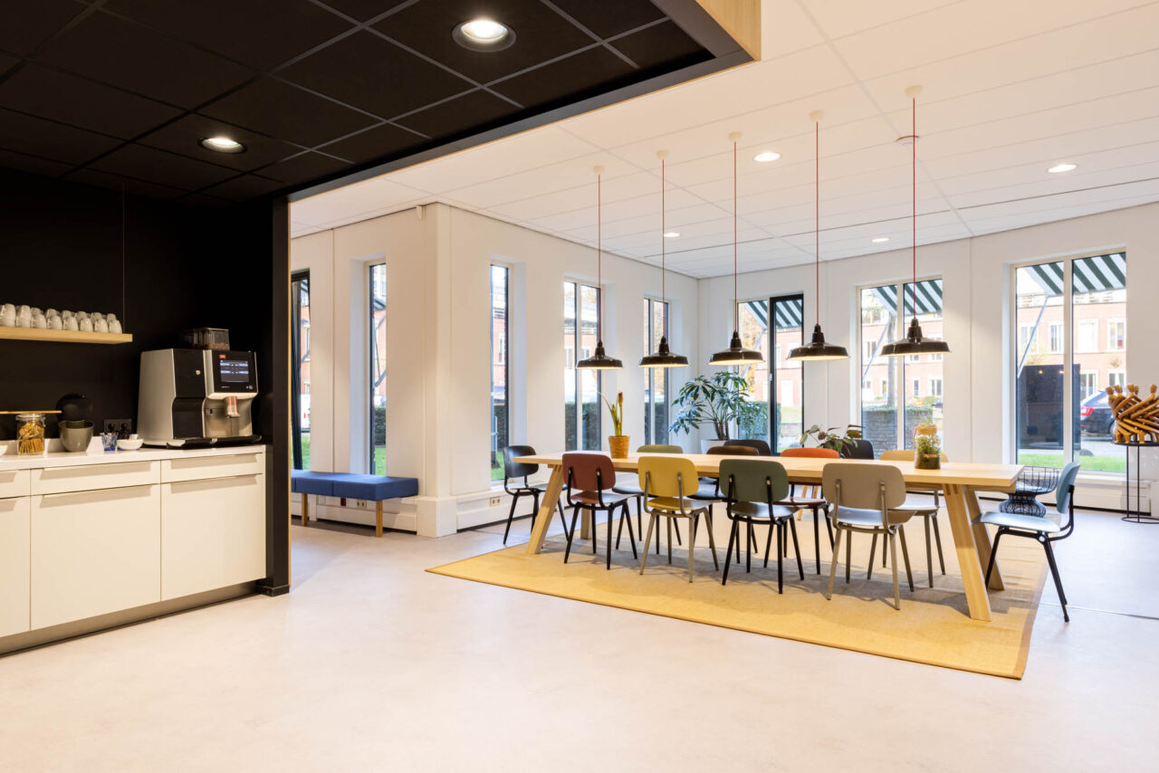 kantoor verbouwen met pantry en lunchruimte
