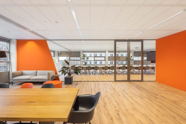 interieurproject kantoor glaswand